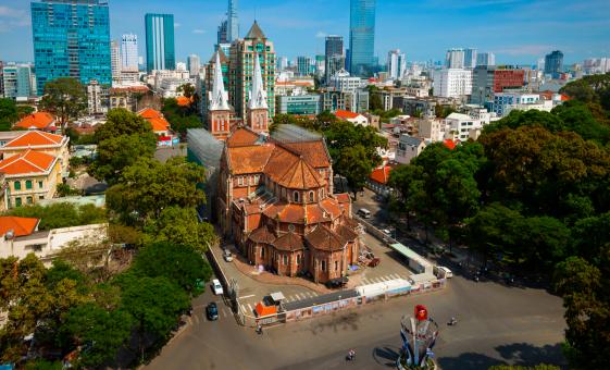 Best of Ho Chi Minh City,  the Reunification Palace, Presidential Palace, Twin Towers of the Notre Dame Cathedral, Le Cong Kieu Antique Street, Cao Dai Temple,