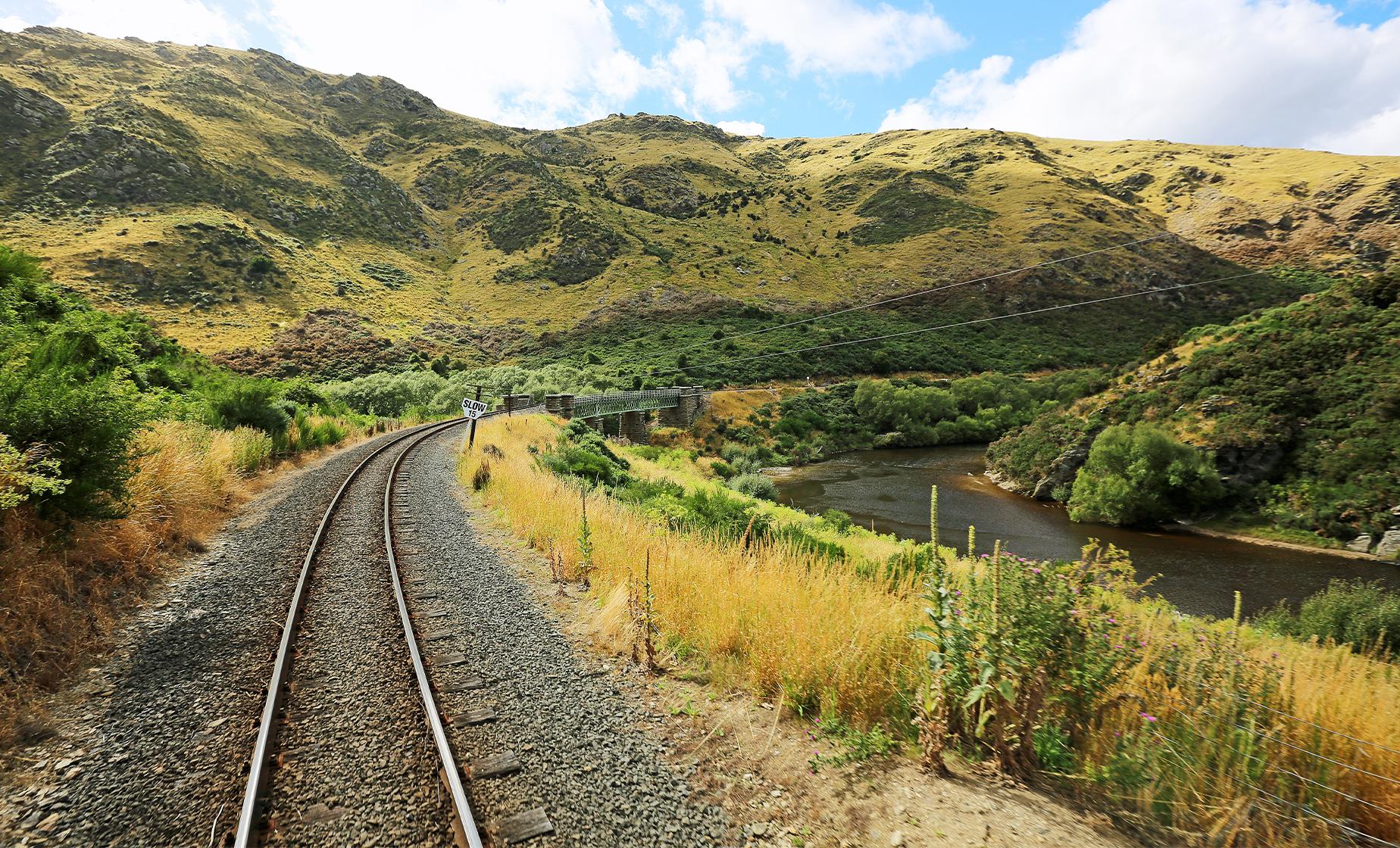 Taieri Gorge Railway and the Otago Peninsula (Port Chalmers, Taieri River)