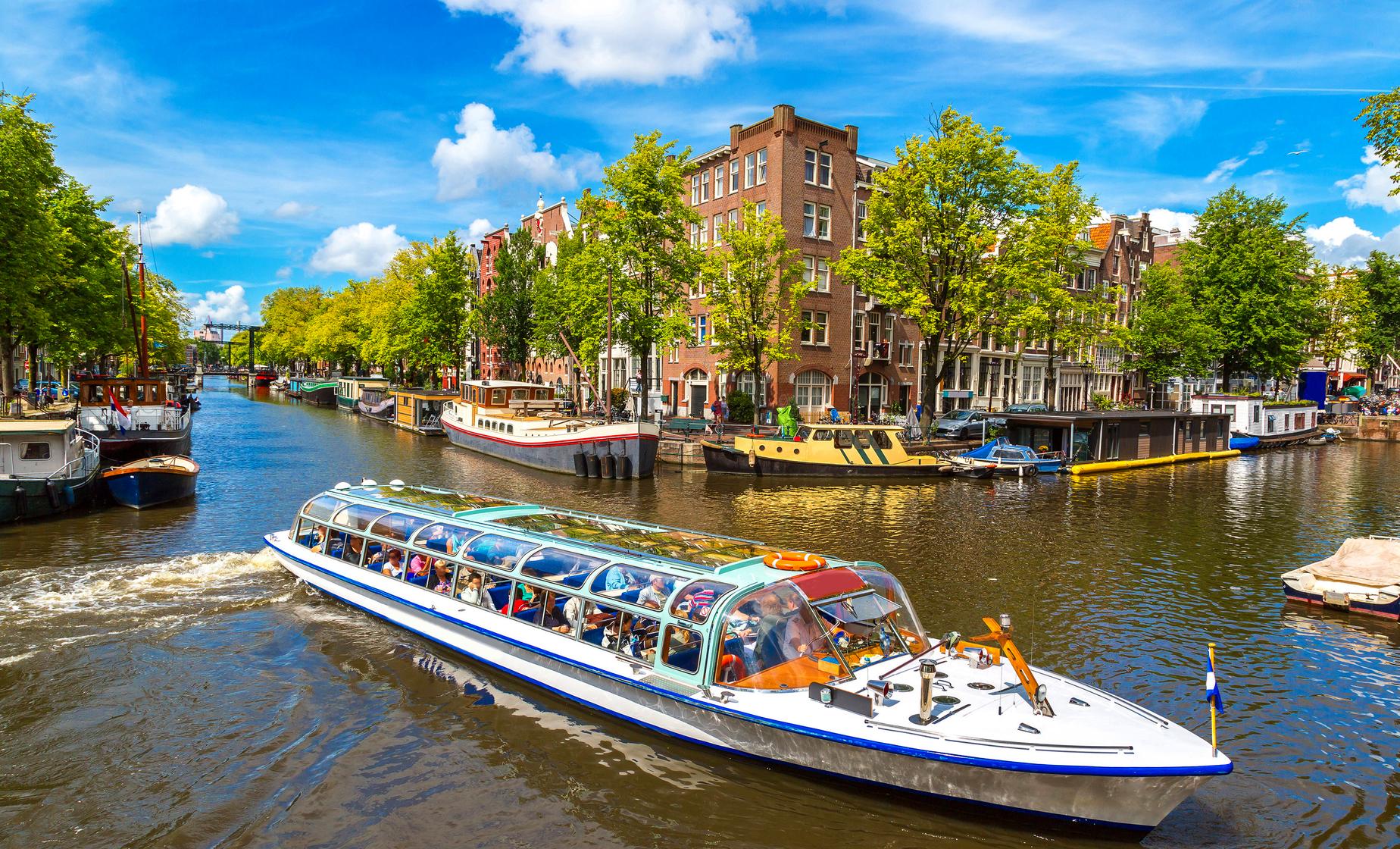 24 Hour Hop-On Hop-Off Boat and Heineken Brewery Tour in Amsterdam (Heineken Brewery)