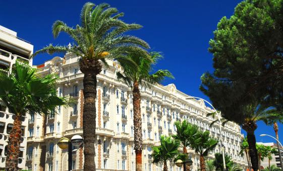 Private Walking Tour in Cannes (Le Suquet, Promenade de la Croisette)