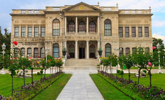 Private Dolmabahce Palace and Tea at Ciragan Tour in Istanbul