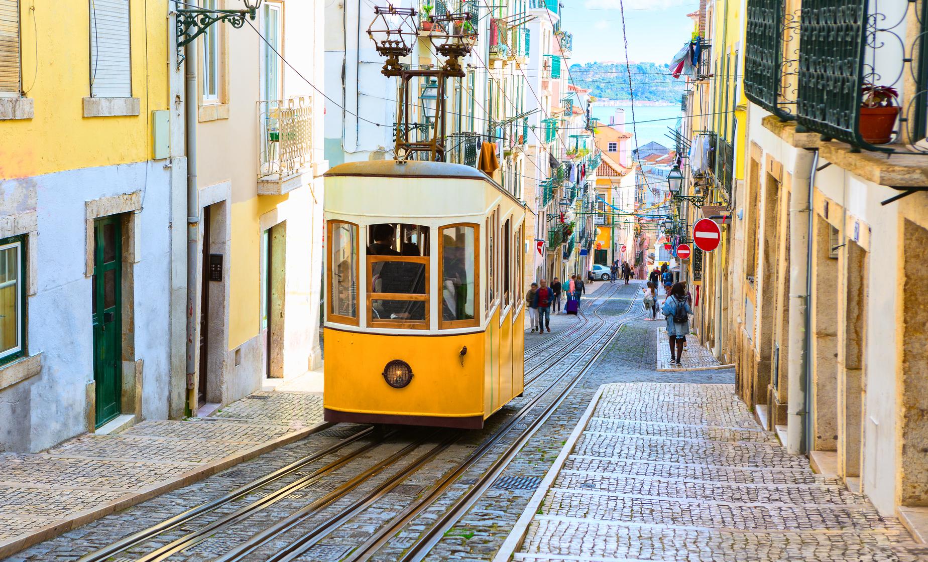 Lisbon by Tram and Coach