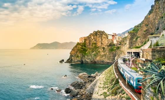 Cinque Terre by Train and Limoncino