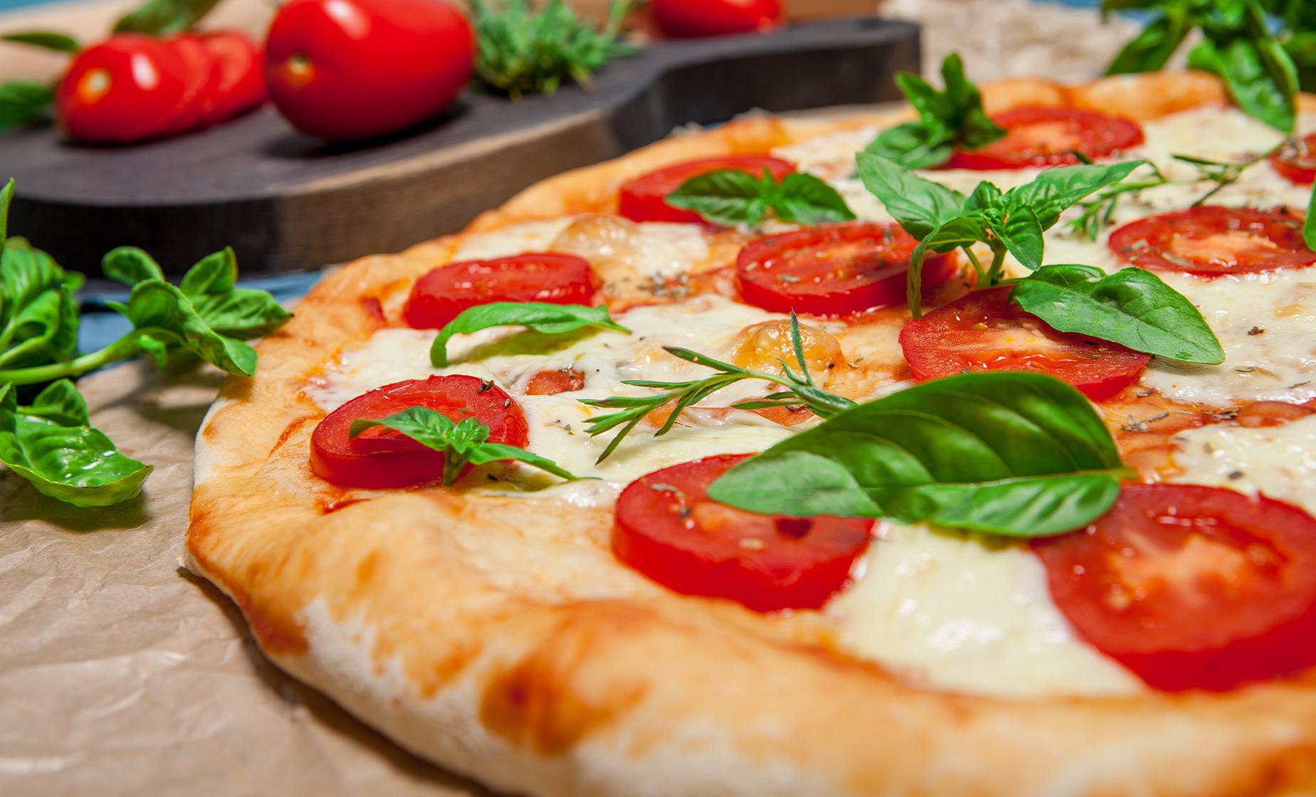 Neapolitan Pizza Tasting & Naples City Tour through San Gregorio