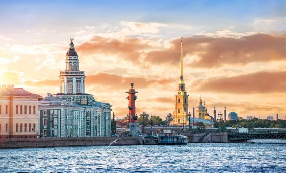 Private City Highlights and Peter & Paul Fortress Tour in St. Petersburg (Visas Included)