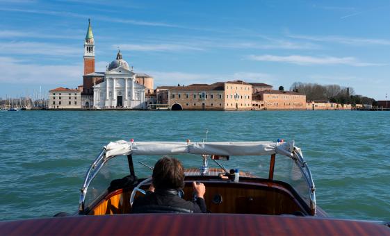 Private Boat Transfer from Venice Pier to Lido SME
