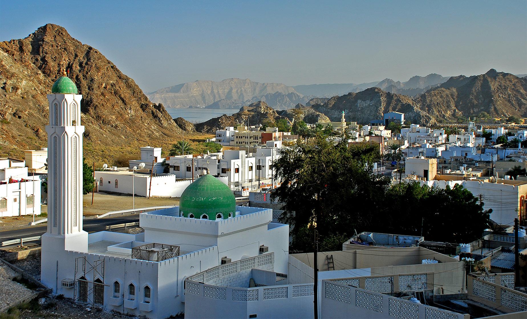 Muttrah Souk and fish market tour in Muscat