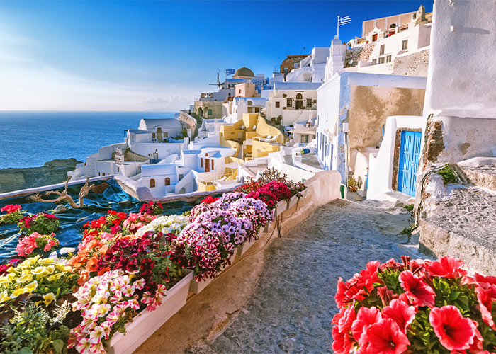 Santorini tours to Greek Island town.