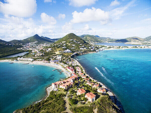 St. Maarten excursions to coastal beaches.