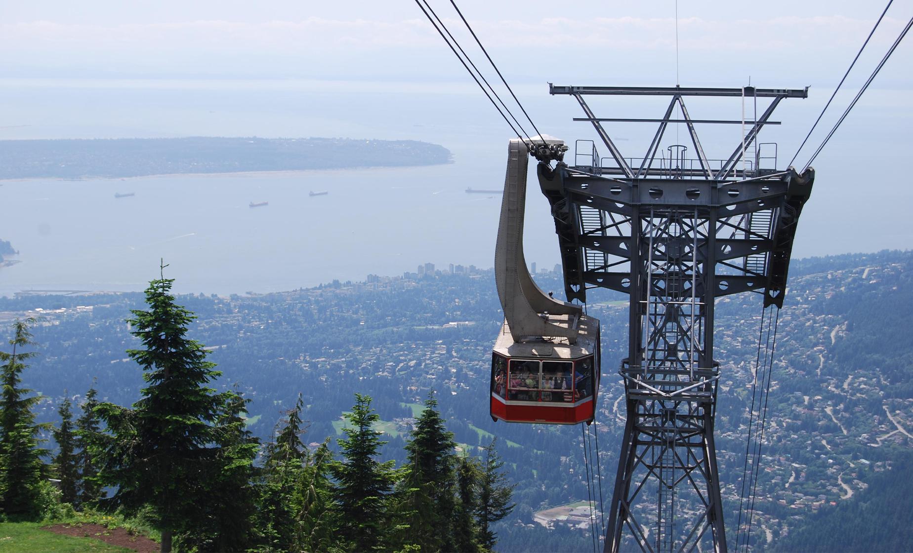 North Shore Pre Cruise Tour in Vancouver (Capilano Bridge, Grouse mountain)