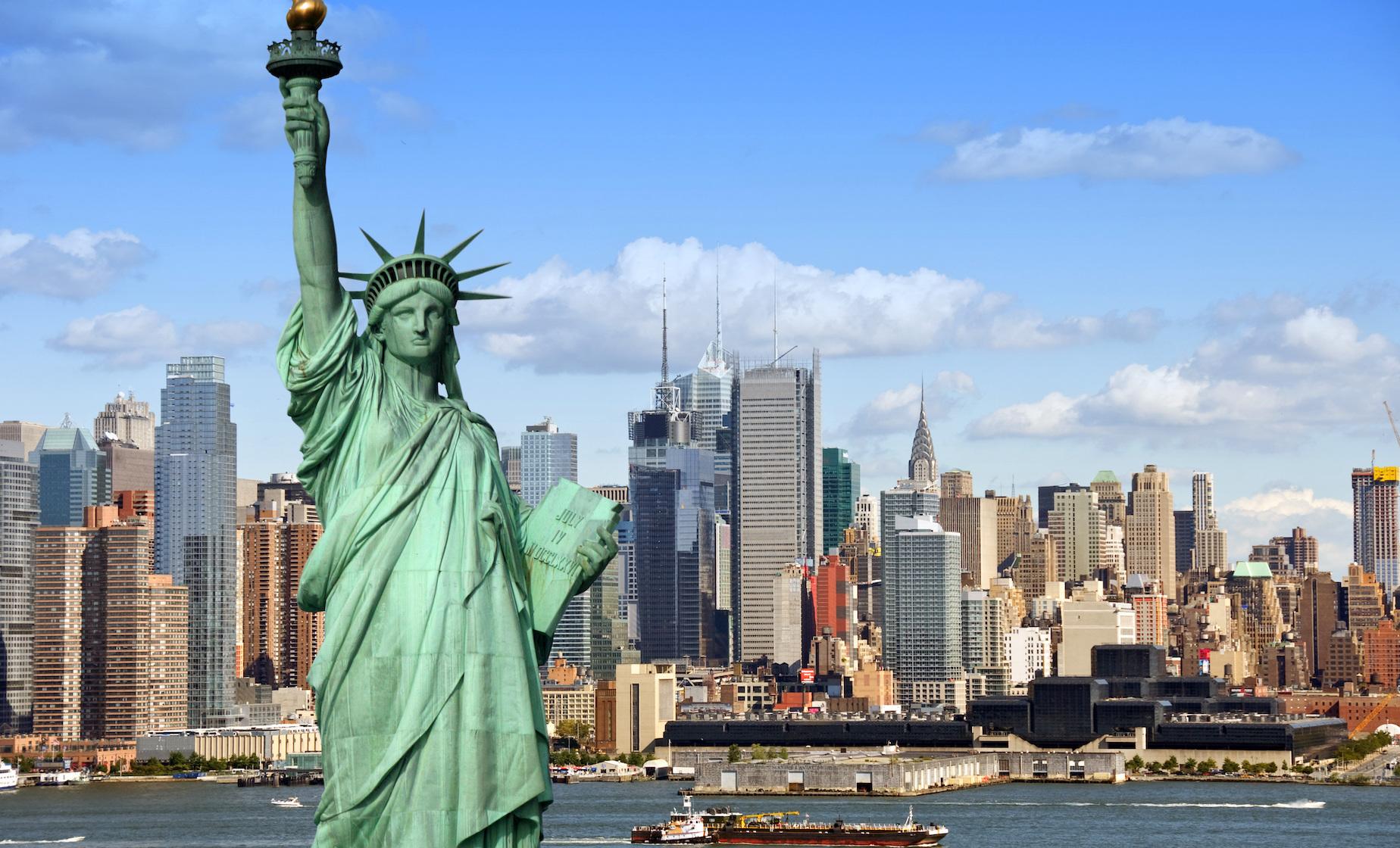 New York Full Island Cruise (Yankees, Brooklyn Bridge, One World Trade Center)