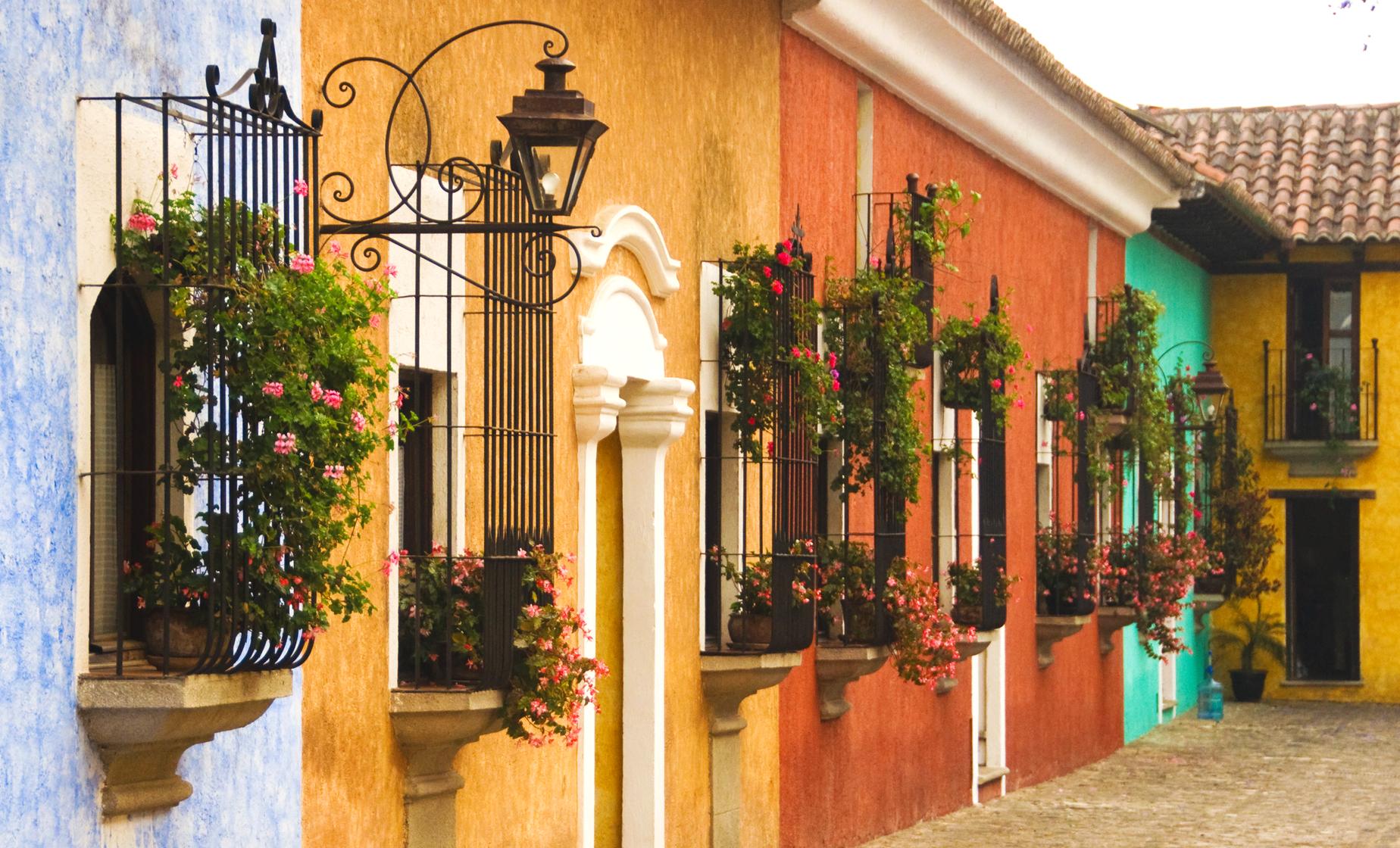 Colonial Antigua & Santa Teresita Hot Springs (Pacaya Volcano)