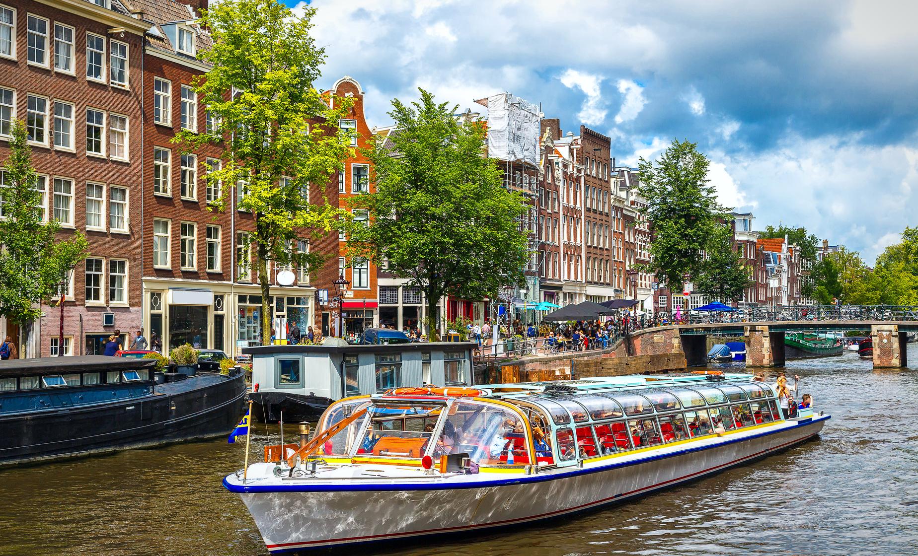 small boat canal tour amsterdam