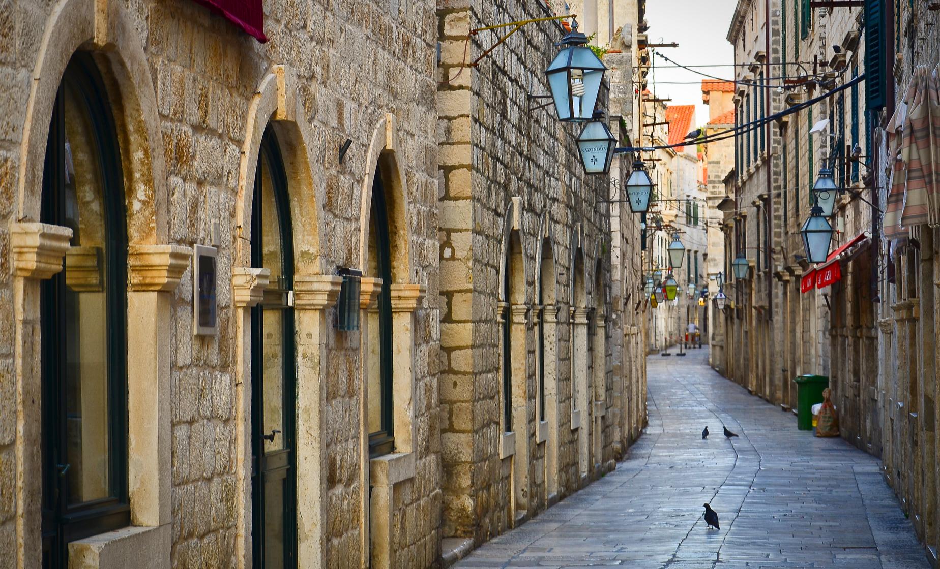 Old Town and City Walls Walk Tour in Dubrovnik (St. John's Fortress, Maritime Museum)