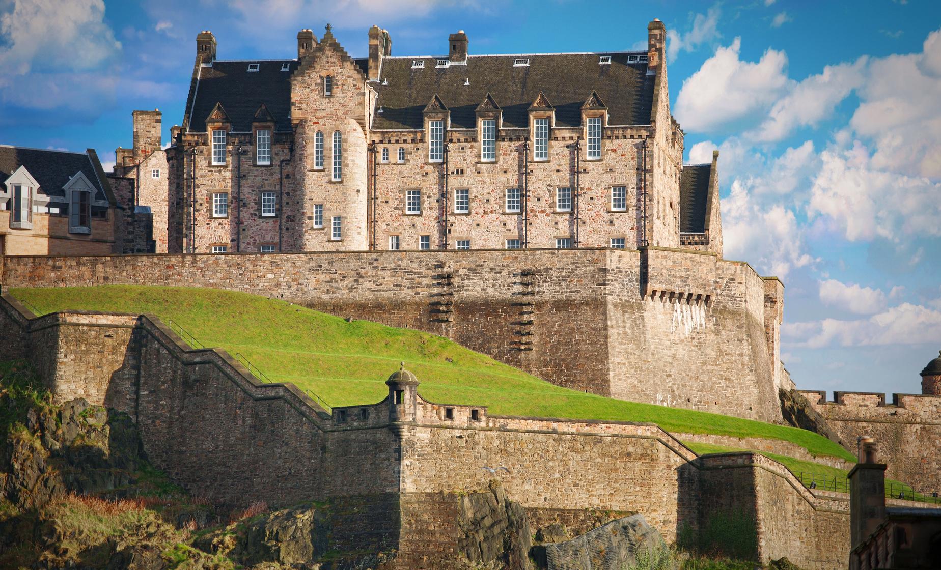 Private Edinburgh Castle and The Royal Mile Tour