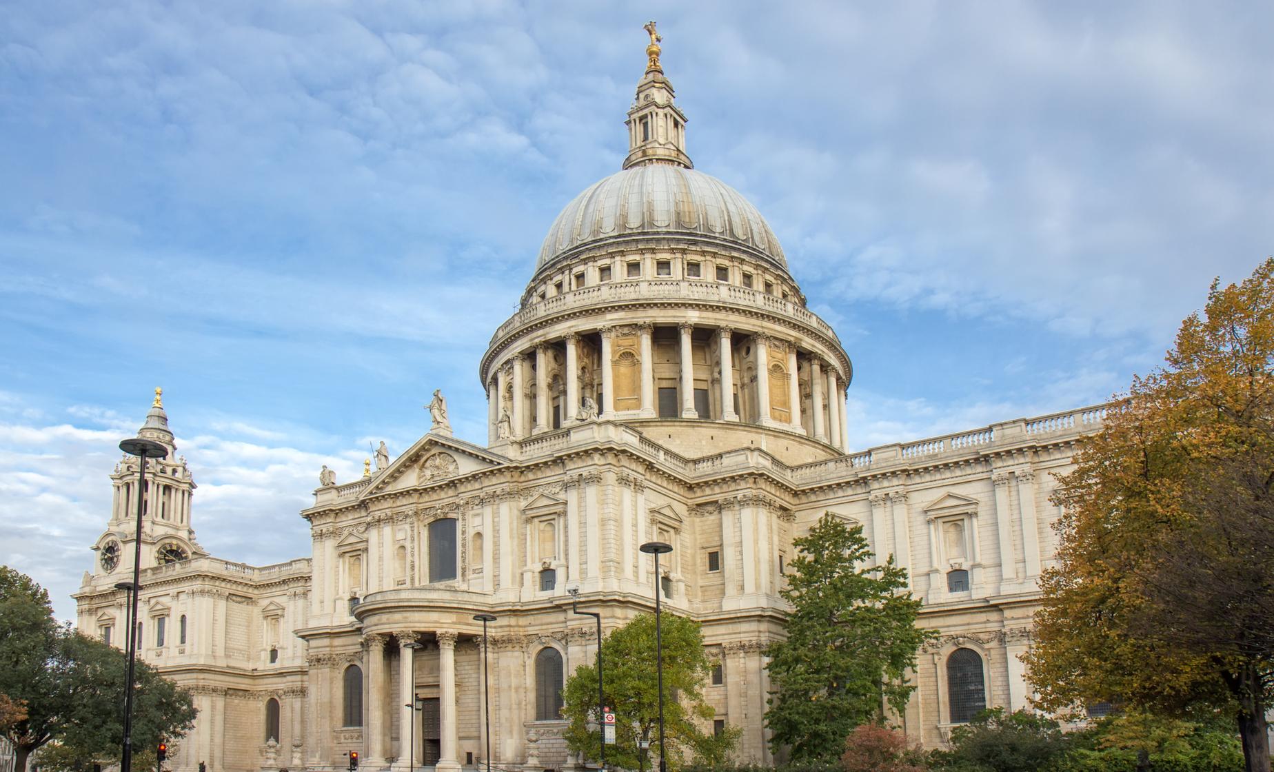 Magic of London and Tea Tour (Houses of Parliament, St. Paul's Cathedral)