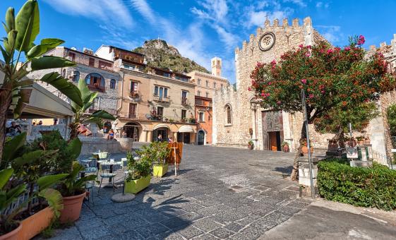 2023 2-Hours Excursion to the Blue Grotto of Taormina in Isola Bella