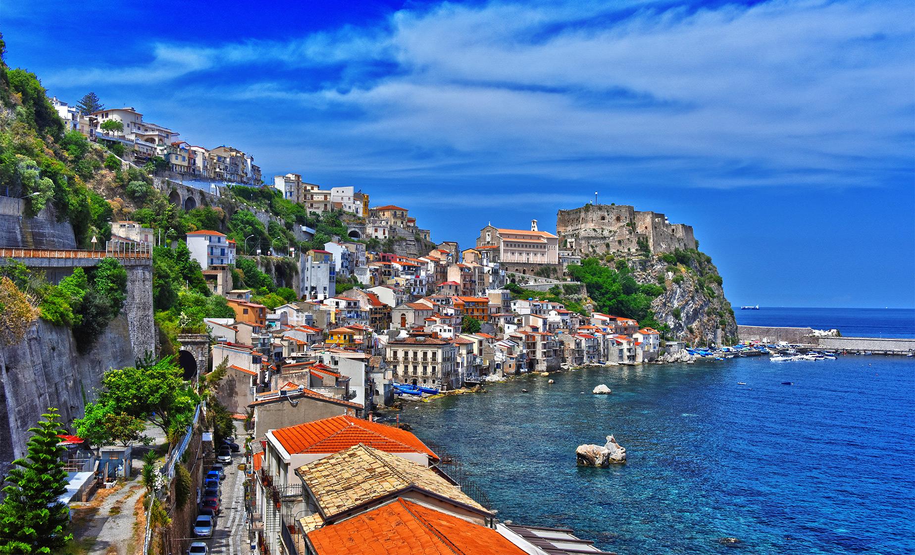 Private Panoramic Messina Tour (Via Garibaldi, Vittorio Emanuele Theater)