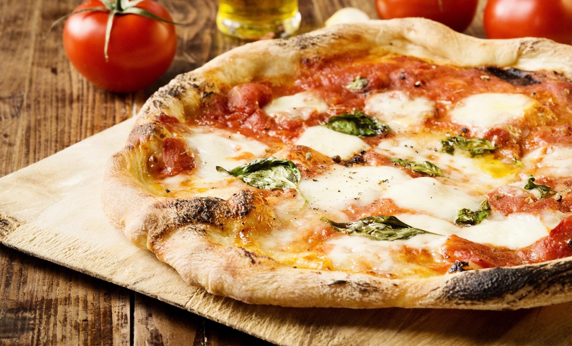 Discover Naples with Pizza