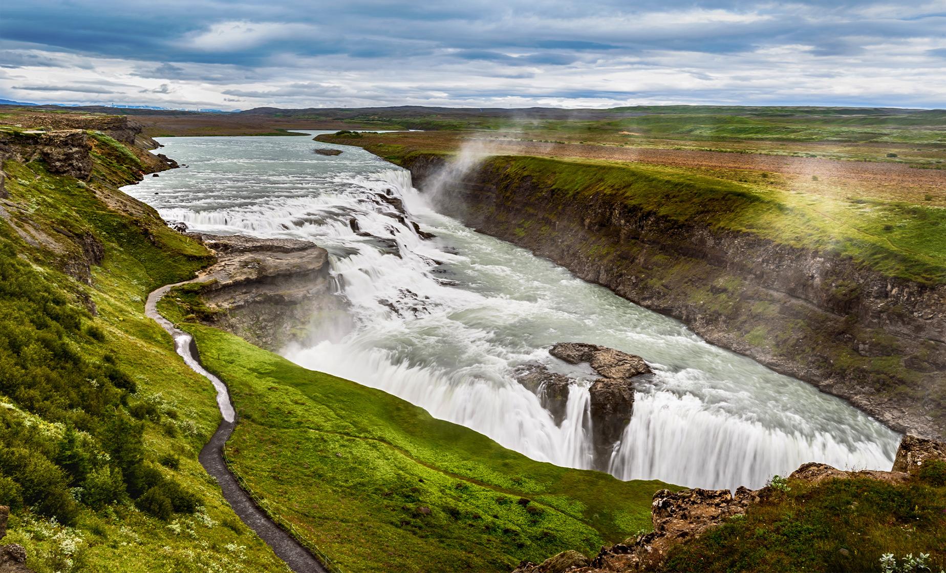 Reykjavik Cruise Excursions | Gullfoss, Geysir & Thingvellir