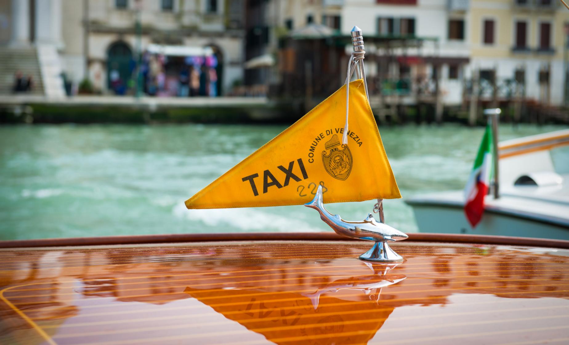 Private Boat Transfer from Venice Pier to Hotels in Venice