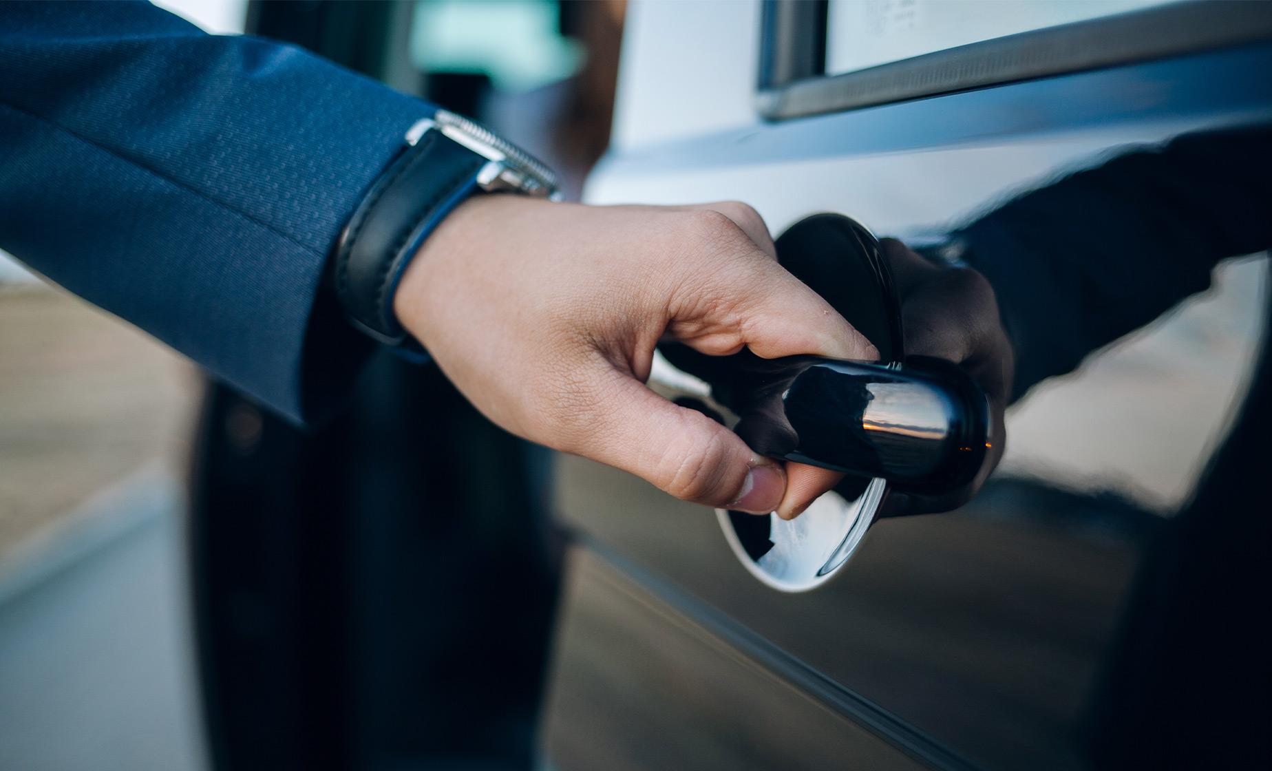 Private Car from Airport to Hotels in Piazzale Roma Area